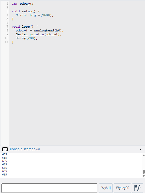 Kod C++ wypisujący odczyty z czujnika analogowego w konsoli szeregowej.